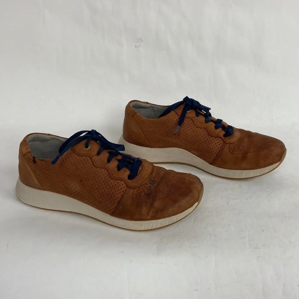 Dansko Christina Leather Nubuck Lace Up Sneaker